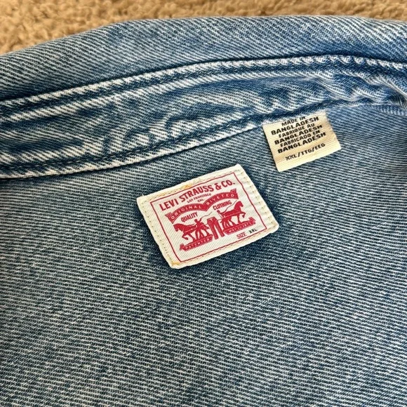 Levi’s Denim Jacket - Picture 2 of 2